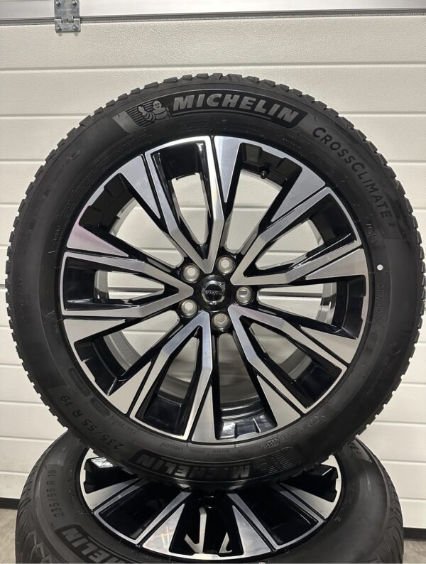 Jante NOI 19” ORIGINALE Volvo XC60 + anvelope All Season Michelin CrossClimate 2