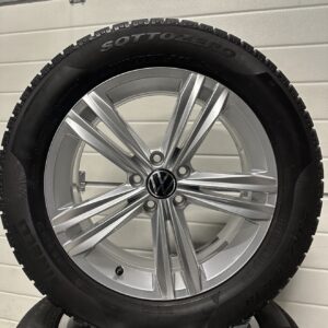 Jante NOI 18” ORIGINALE Volkswagen Tiguan / Tiguan Allspace + anvelope iarnă Pirelli 235/55 R18